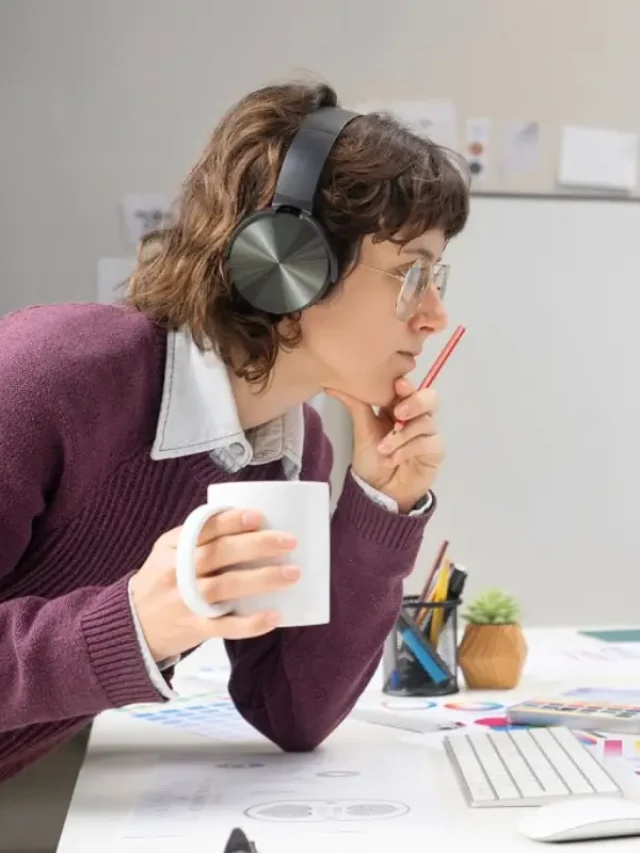 DeepSeek Makes Graphic Designers Productive